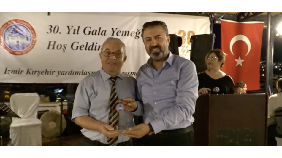 10 Yıllık Üyelere Plaket Taktimi